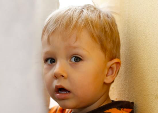child struggling with behavior and having tantrums needing child therapist for child therapy in simi Valley, ca, 93065